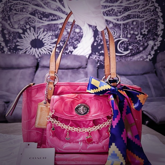 Coach Pink soho Shoulder Bag with Multicolor Scarf - Picture 17 of 17